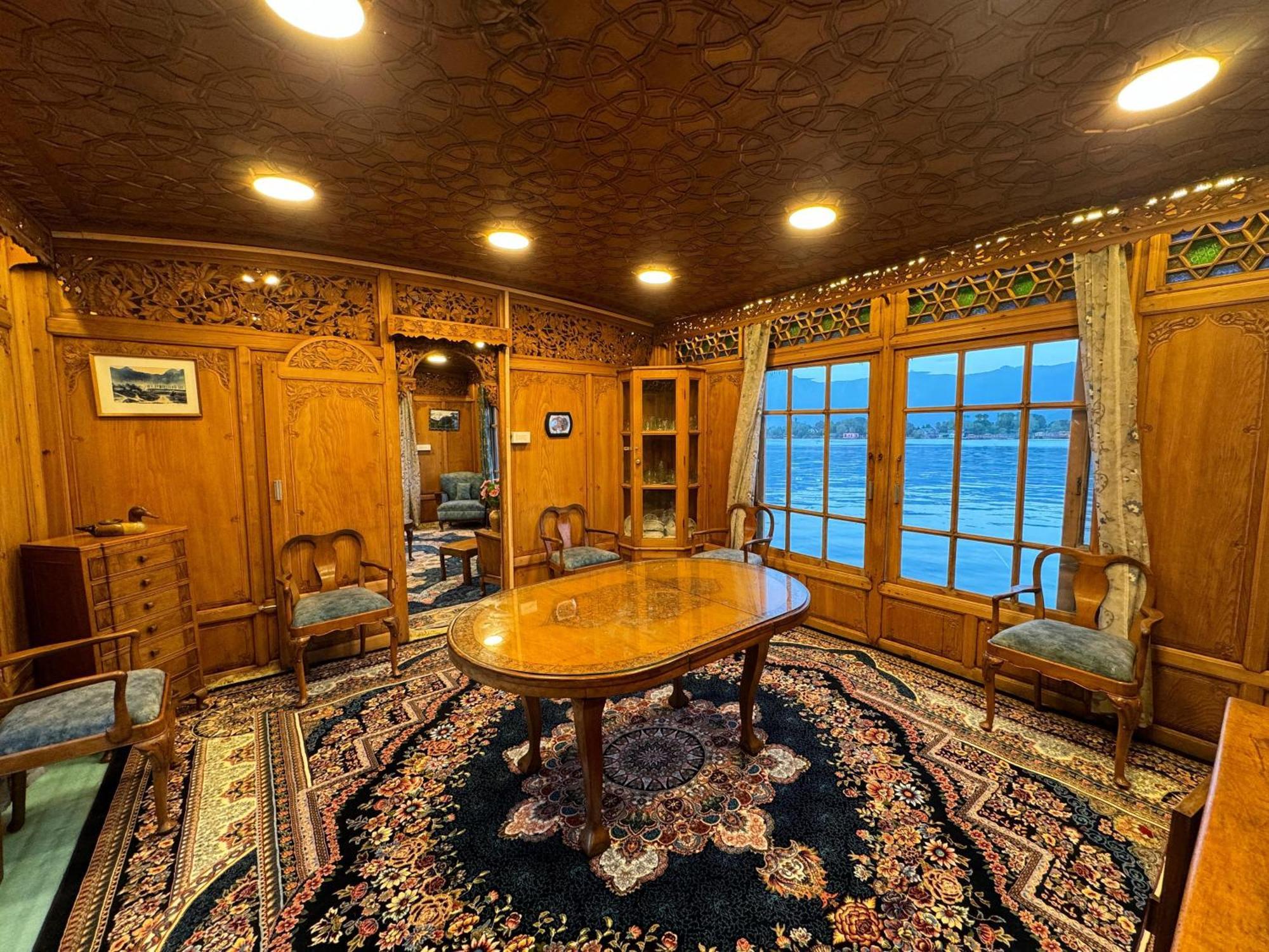 מלון Srīnagar Peacock Houseboats מראה חיצוני תמונה