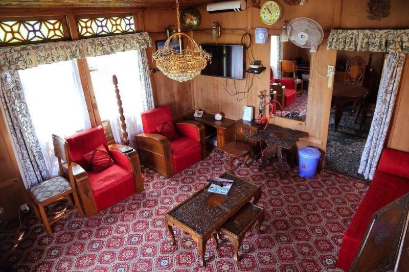 מלון Srīnagar Peacock Houseboats מראה חיצוני תמונה