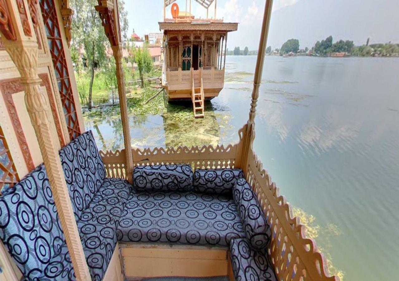 מלון Srīnagar Peacock Houseboats מראה חיצוני תמונה