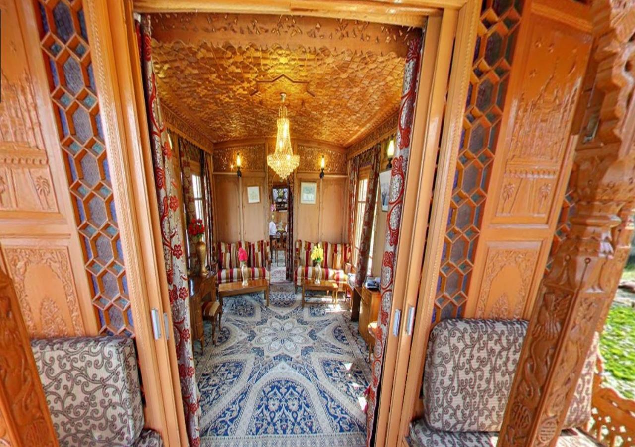 מלון Srīnagar Peacock Houseboats מראה חיצוני תמונה